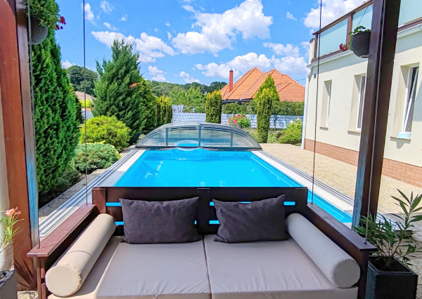 Predaj 5i rodinný dom s bazénom a saunou, pozemok 1452 m2, Máriakálnok