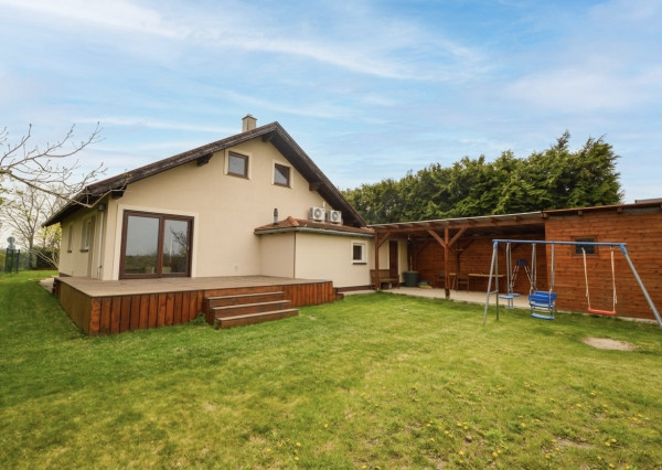 Predaj 5i rodinný dom na slnečnom 1284 m2 pozemku, Bezenye