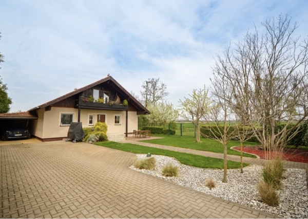 Predaj 5i rodinný dom na slnečnom 1284 m2 pozemku, Bezenye