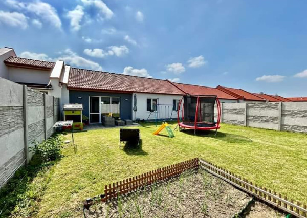 Predaj 4i rodinný dom v radovej zástavbe, pozemok 337 m2, Rajka