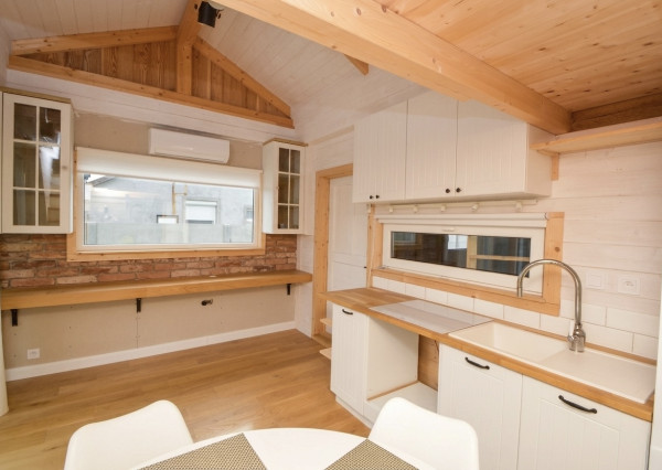 Predaj štýlový tiny house s veľkým pozemkom v obci Újrónafő